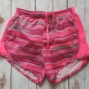 Girls nike dri fit shorts. Sz large